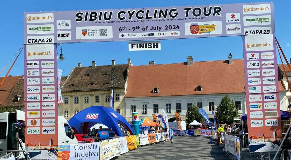 Autocolante tematice pentru evenimentul Turul Ciclist al României în Sibiu Autocolante tematice realizate pentru Turul Ciclist al României, organizat în Sibiu.