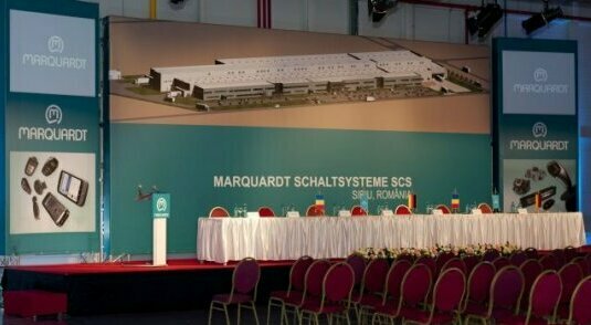 Materiale publicitare cu autocolante printate pentru evenimente și expoziții Sibiu Creare materiale publicitare cu autocolante printate pentru evenimente și expoziții de mare amploare din Sibiu.